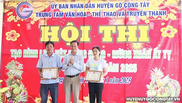 go cong tay hoi thi lam linh vat (4)