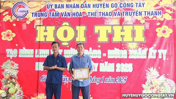 go cong tay hoi thi lam linh vat (5)