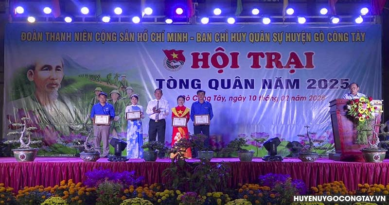 hoi trai tong quan 2025 go cong tay (2)