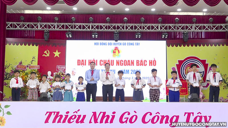 dai hoi chau ngoan bac ho go cong tay (5)