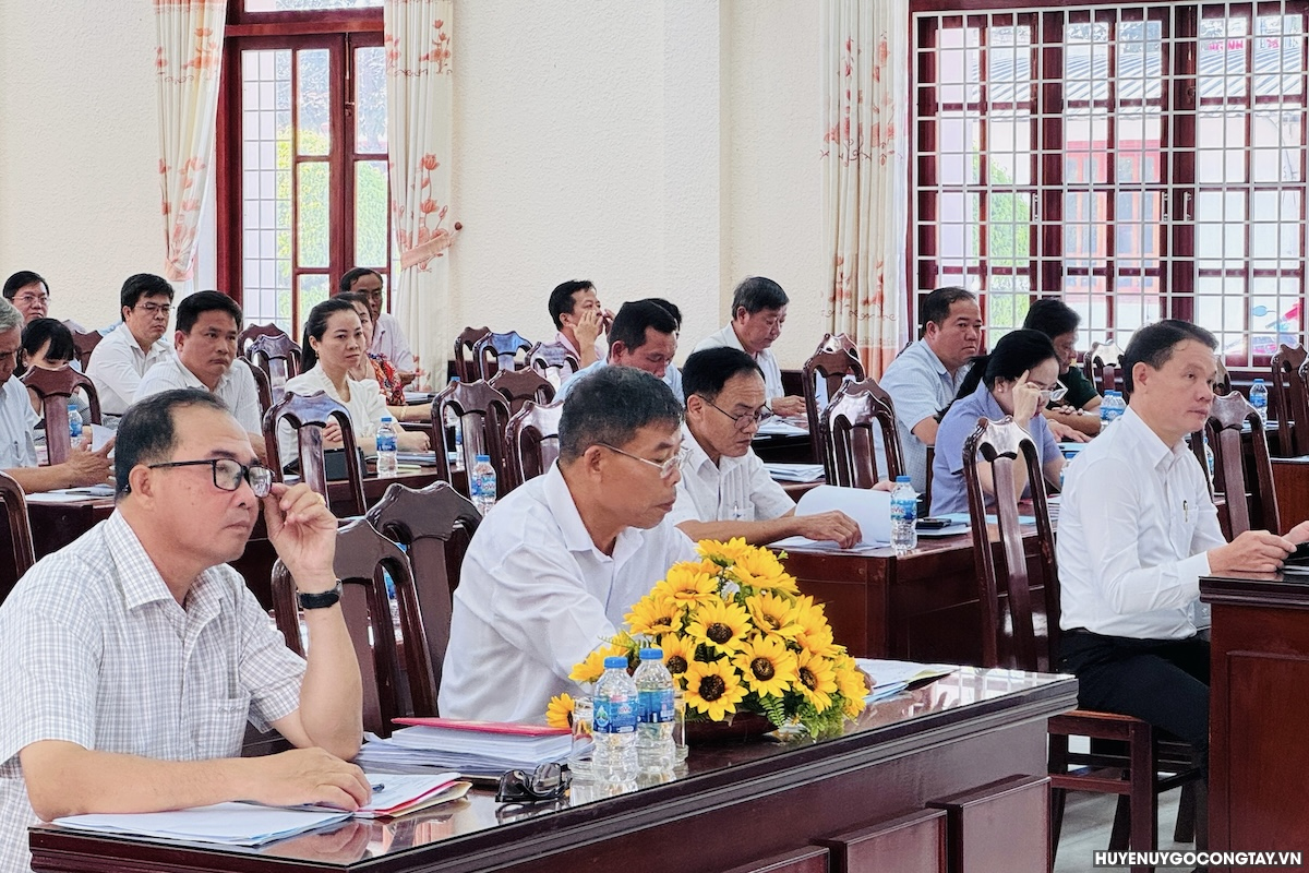 huyen uy go cong tay tong ket chi thi 05 4