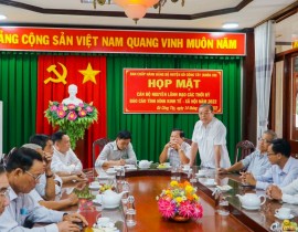 hopmat-lanhdao-tiennhiem-2022-11.jpg